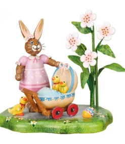Lapin De Paques En Bois Avec Poussins Dans Landau<Hubrig, figurines pour enfant Fashion